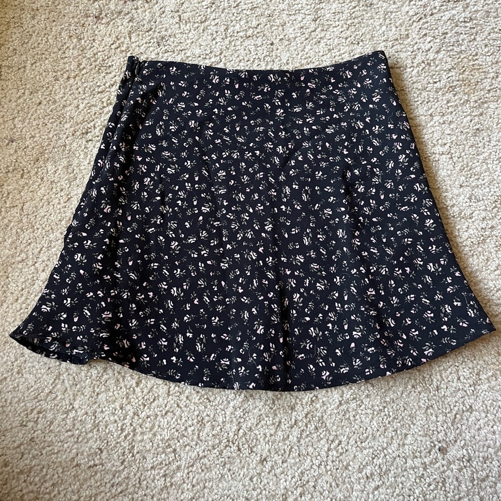 H&M black floral mini skirt